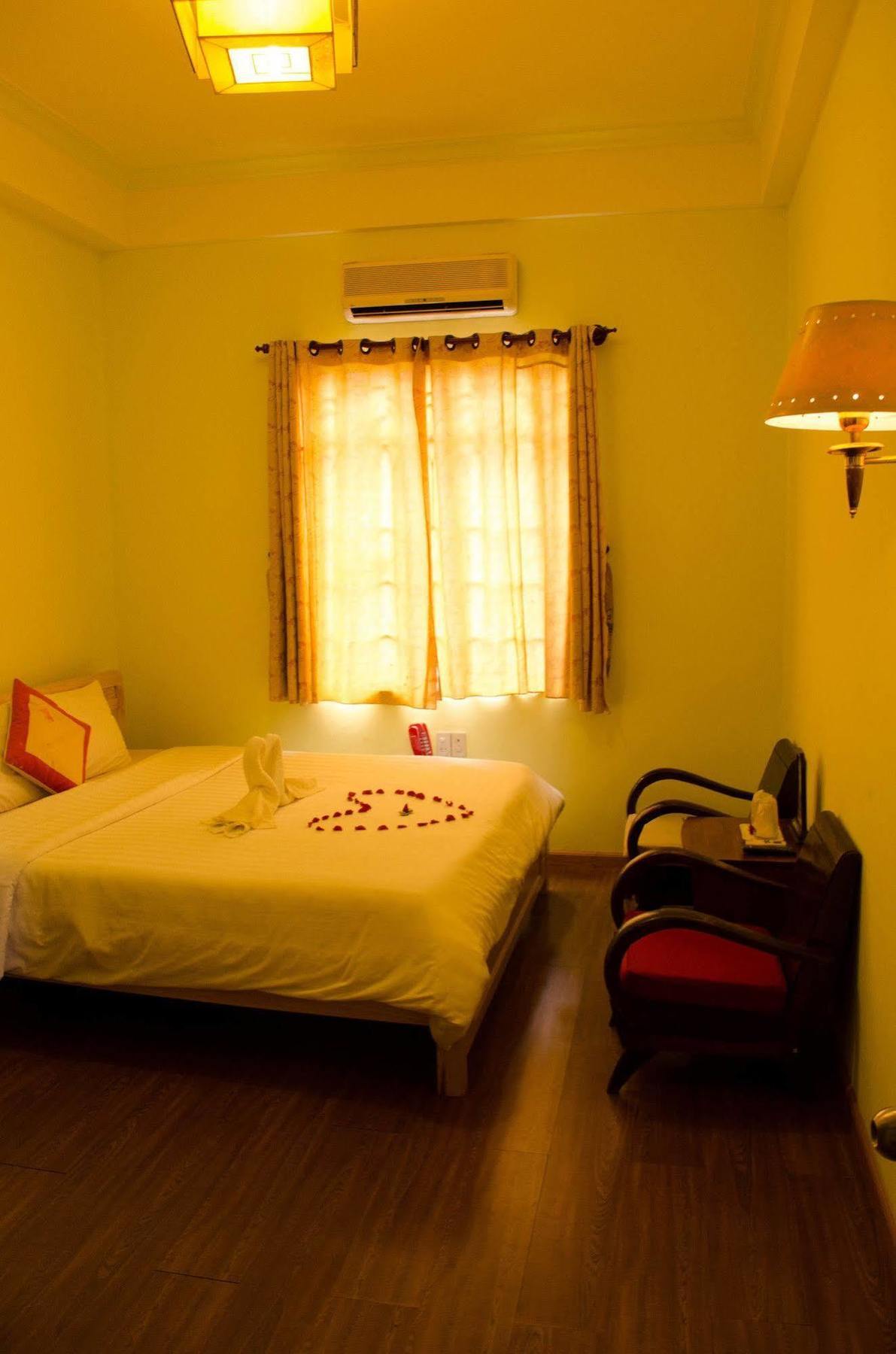 Nhu Phu Hotel Hue Exterior foto